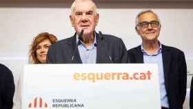 El candidato de ERC a la alcaldía de Barcelona, Ernest Maragall, junto a Elisenda Alamany y Miquel Puig / EFE
