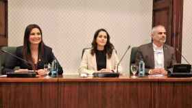 Lorena Roldán, Inés Arrimadas y Carlos Carrizosa, tras una reunión de Ciudadanos en el Parlament / EUROPA PRESS