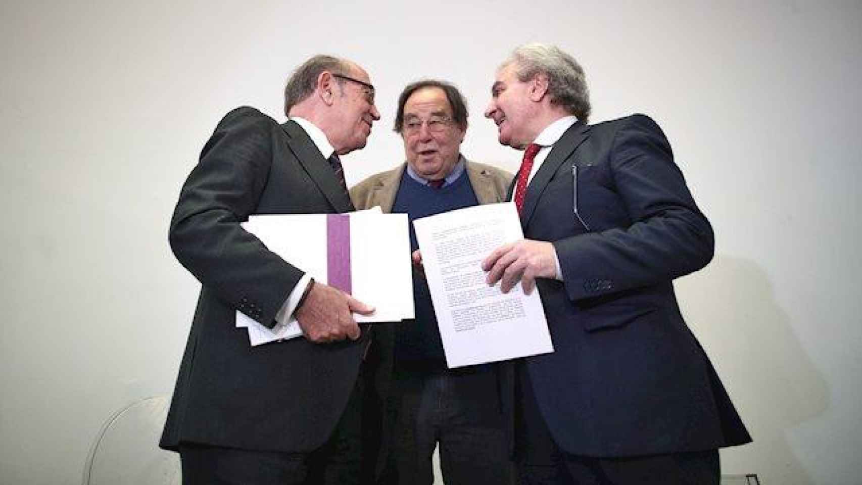 Redondo Terreros, De Carreras y César Antonio Molina en la presentación del manifiesto 'El País que reúne' a favor de un pacto PSOE-PP  / EP