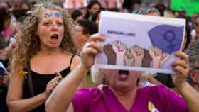 Manifestación contra la libertad de 'La Manada' en Barcelona / EFE