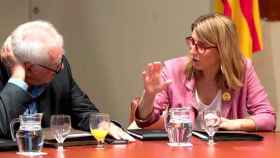 Elsa Artadi, portavoz del Gobierno de la Generalitat, junto al responsable de Exteriores, Ernest Maragall, en la reunión del Consejo Ejecutivo / EFE
