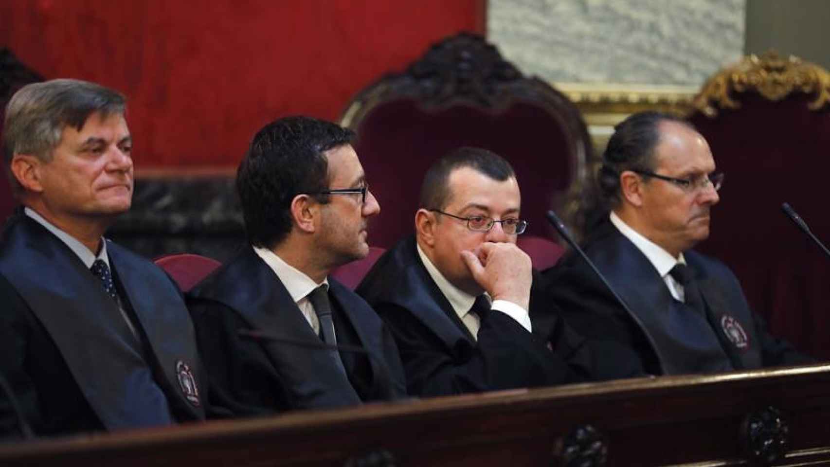 Los abogados de Iñaki Urdangarin y Diego Torres en la Audiencia de Palma esta mañana / EFE