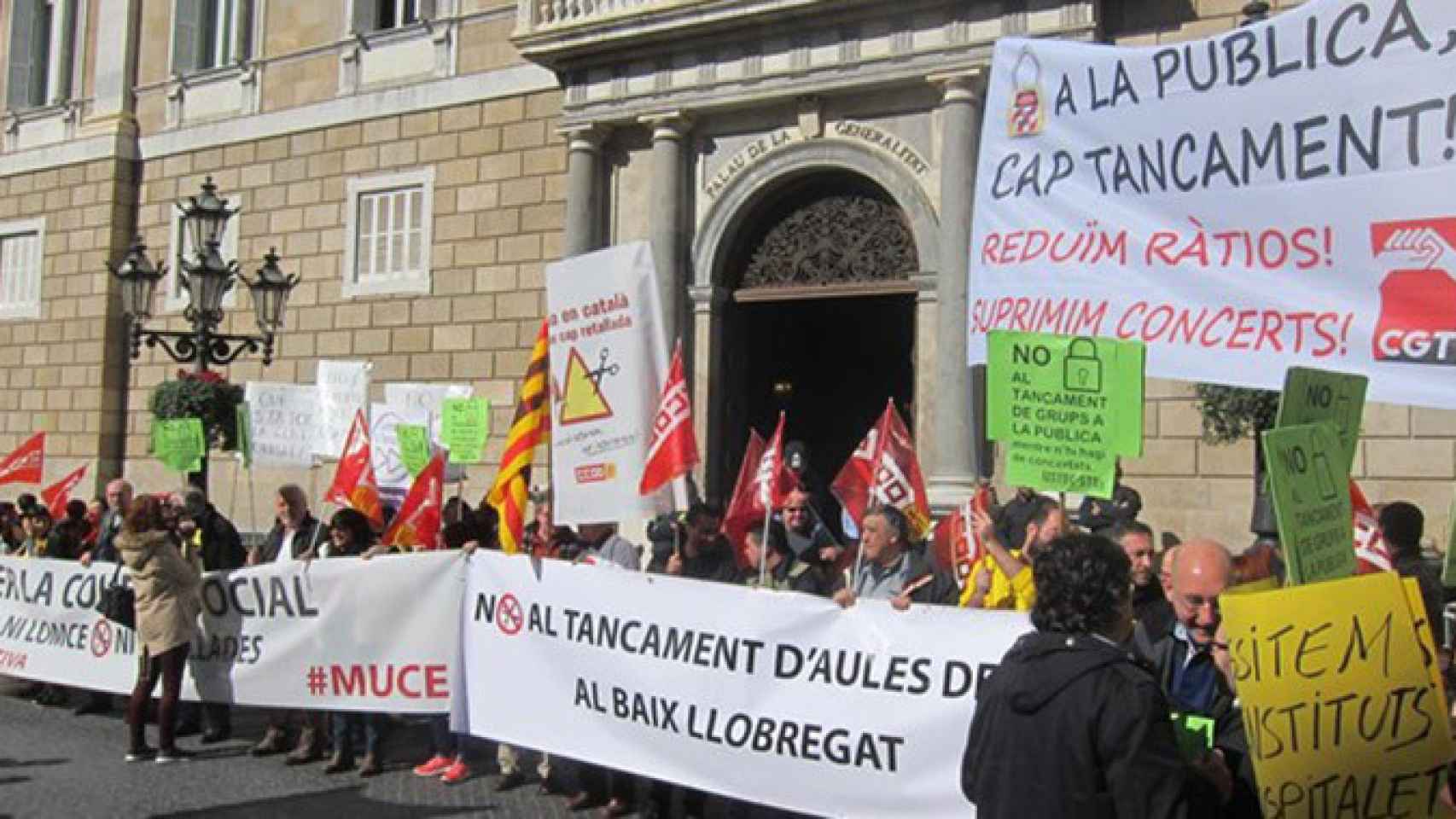 Protesta del sector de la enseñanza ante la Generalitat de Cataluña / EUROPA PRESS