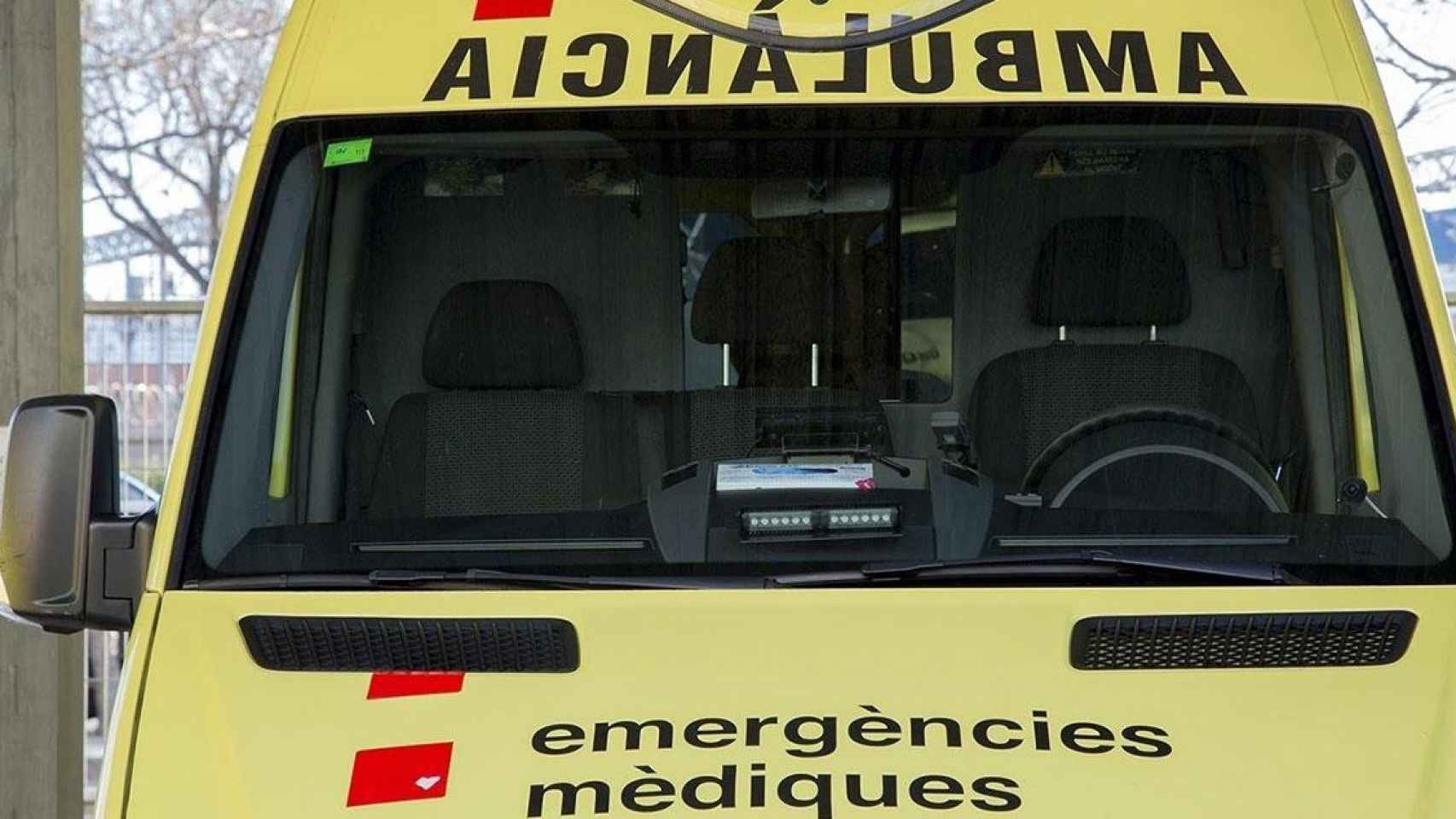 Ambulancia del SEM, como la que intervino en el accidente mortal de Glòries / EP