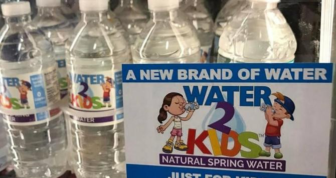 Agua embotellada Water 2 Kids / WATER 2 KIDS