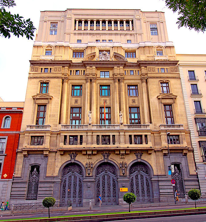 El Ministerio de Educación, Cultura y Deporte en la calle de Alcalá de Madrid