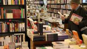 El gremio de los libreros, en alerta por la falta de papel / EFE