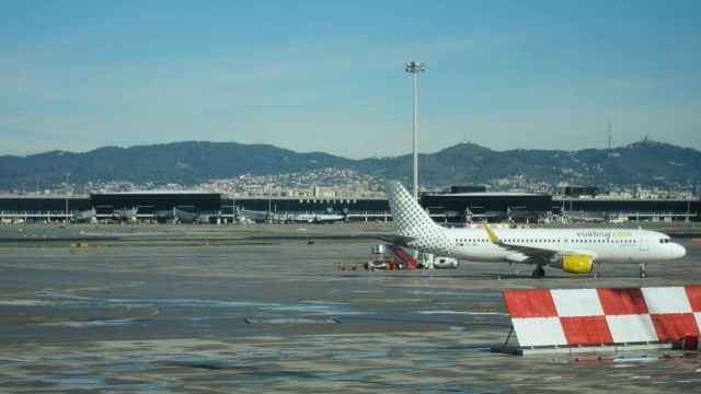 Un avión de Vueling en el aeropuerto de El Prat /EP