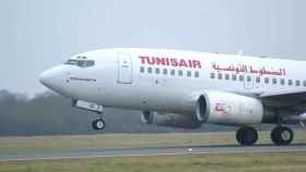 Un avión de Tunisair despega de un aeropuerto / EP