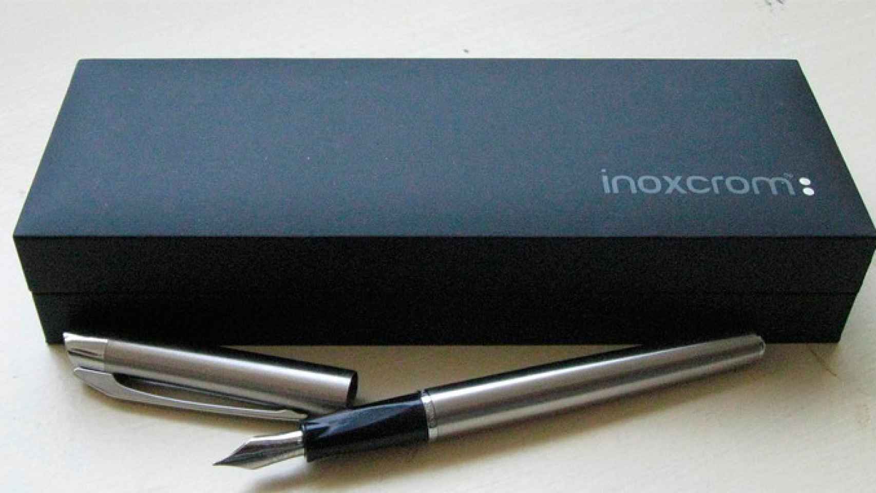 Una pluma estilográfica de Inoxcrom (fabricante de bolígrafos)