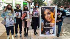 Familiares de la mujer fallecida tras someterse a una lipoescultura en Cartagena (Murcia) / MEDIASET