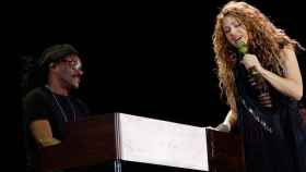 Shakira interpreta un tema en uno de sus conciertos / INSTAGRAM