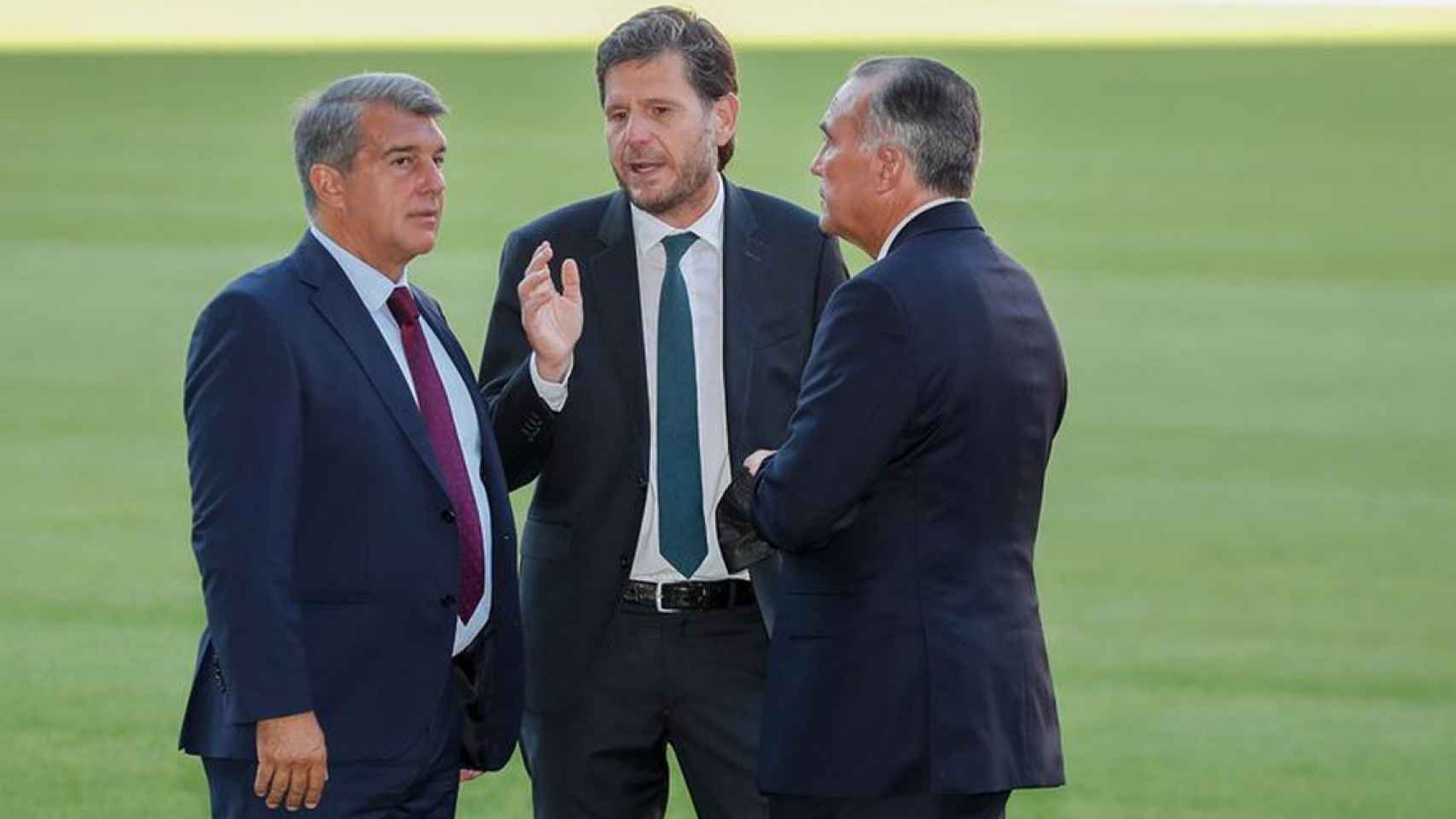 Joan Laporta, Mateu Alemany y Rafa Yuste, debatiendo sobre los temas del Barça