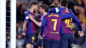 Messi celebra con Coutinho el segundo gol del FC Barcelona frente al Olympique de Lyon / EFE