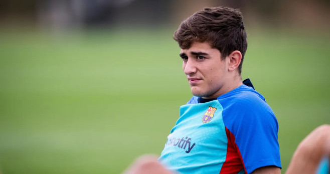 Gavi, en un entrenamiento del FC Barcelona tras cumplir los 18 años / FCB