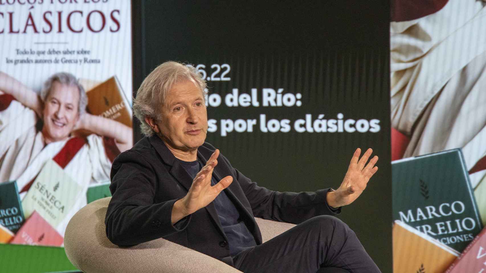 Emilio del Río en la presentación de su nuevo libro, 'Locos por los clásicos' en Casa Seat /  GALA ESPÍN (LETRA GLOBAL)