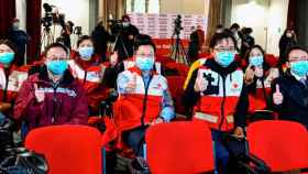Médicos de la Cruz Roja china, en una conferencia de prensa en Italia, país afectado por el Covid-19 / AP
