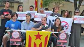 El diputado de la CUP, David Fernández, en un acto de apoyo a los jóvenes condenados por quemar la foto del rey Juan Carlos I