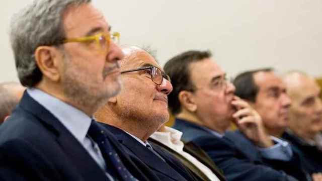 El expresidente de Catalunya Caixa Narcís Serra (i) y el ex director general de esta entidad Adolf Todó (2i) / EFE