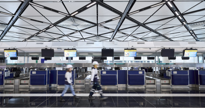 Imagen de la zona de facturación de la Terminal 1 del Aeropuerto Internacional de Hong Kong / CEDIDA