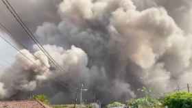 La nube tóxica que ha provocado la lava del volcán de La Palma / TWITTER