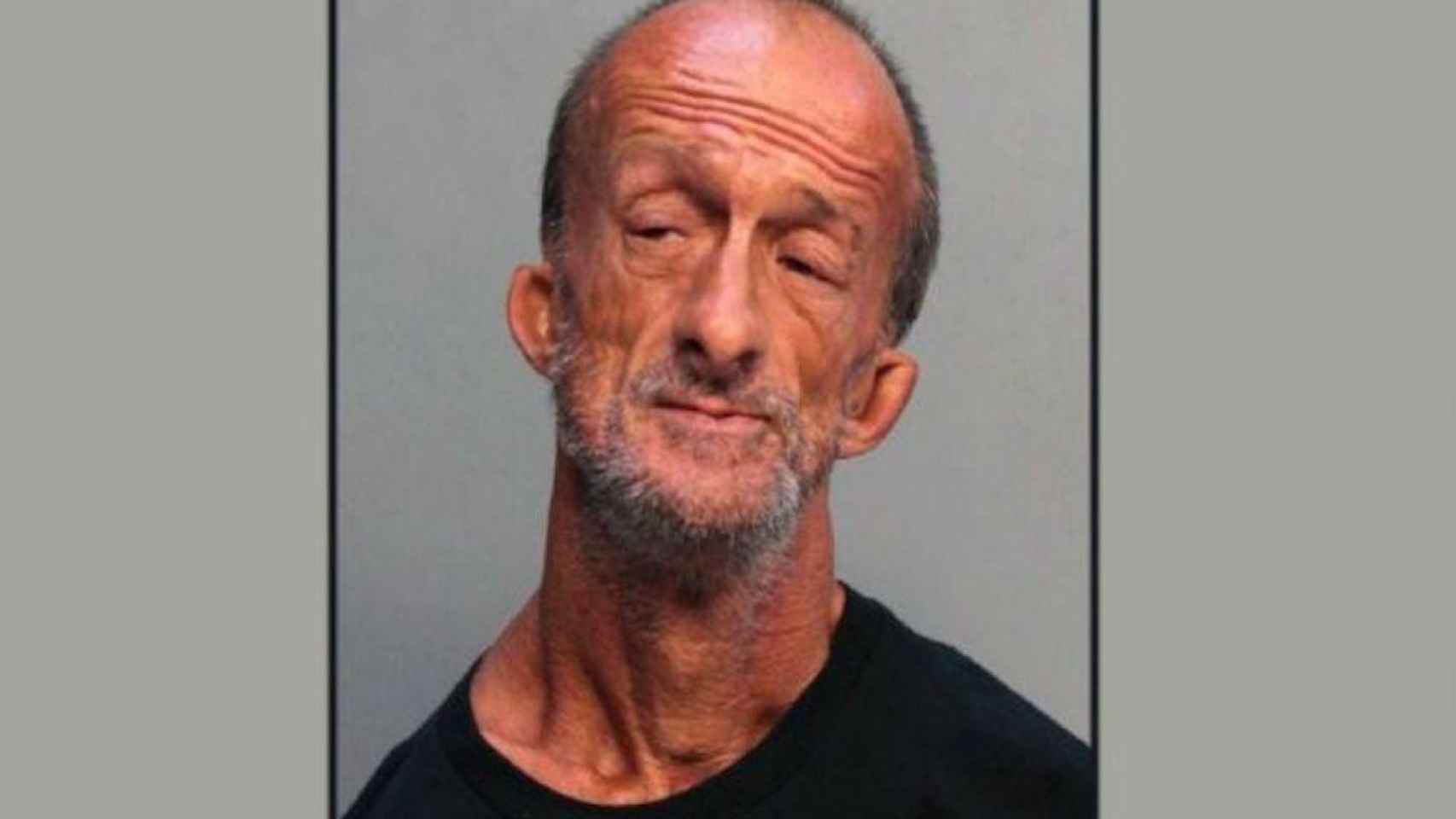 Una foto de vagabundo acusado de apuñalar a un turista en Miami