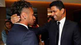 Nasser al-Khelaifi se muestra cariñoso con Neymar, su jugador franquicia para el PSG / REDES