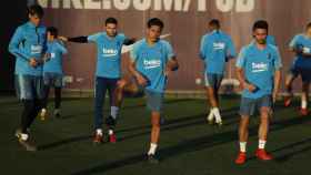 Los futbolistas del filial se ejercitan a las órdenes de Ernesto Valverde / FC BARCELONA