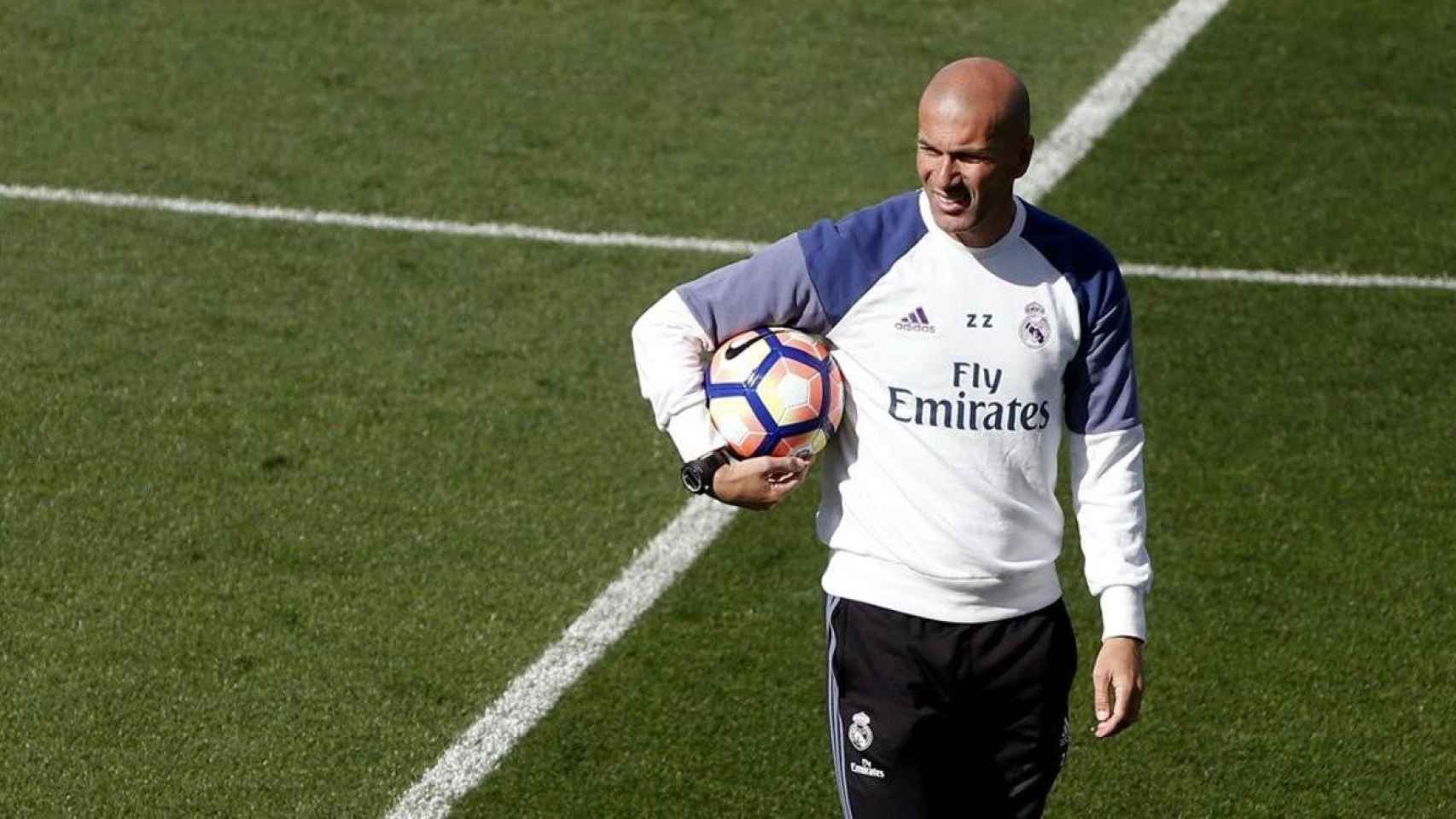 Zinedine Zidane durante un entrenamiento del Real Madrid / Redes