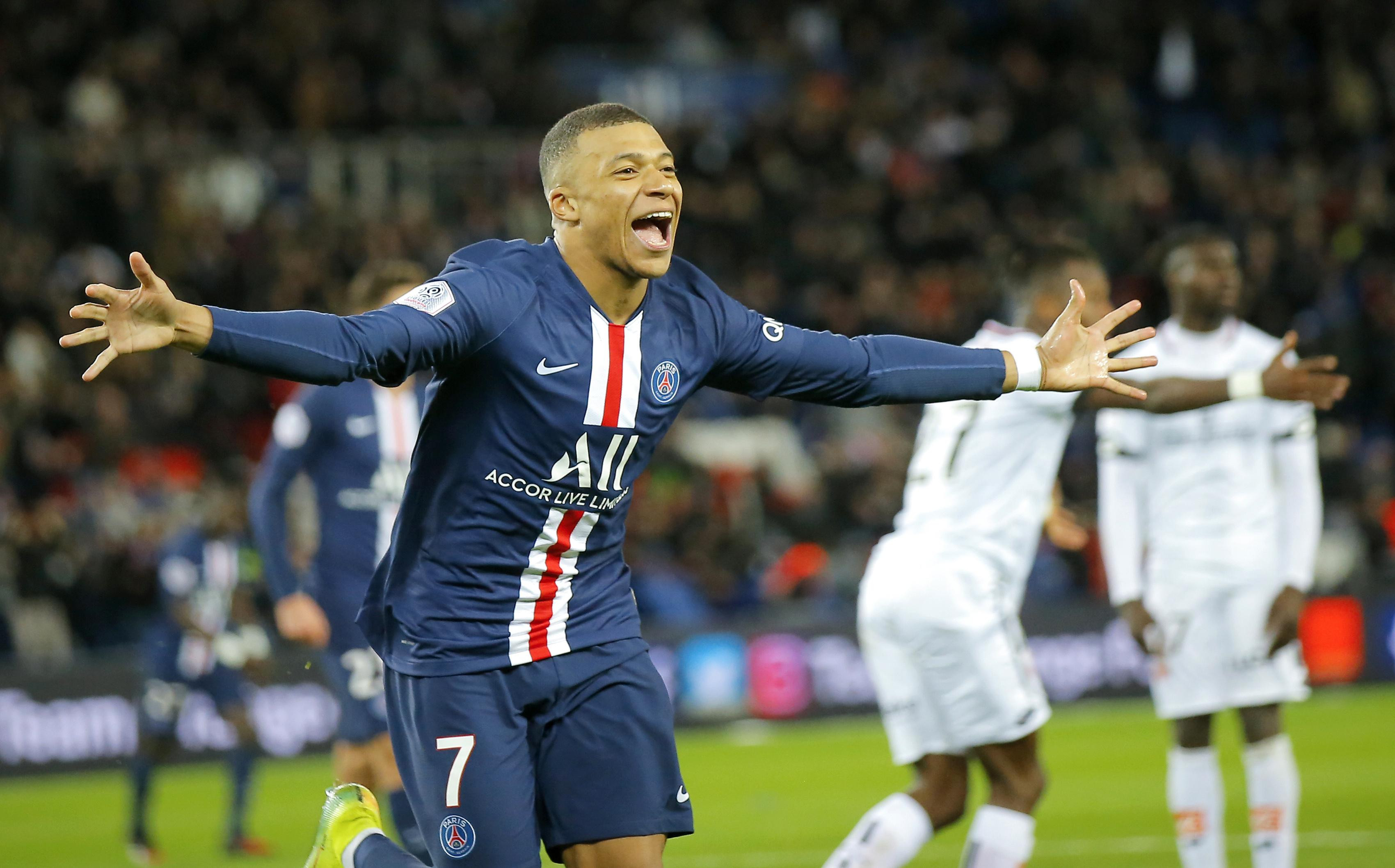 Kylian Mbappé celebrando un gol contra el Lyon / EFE