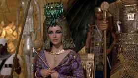 Elizabeth Taylor in Cleopatra directed by Joseph L. Mankiewicz, 1963