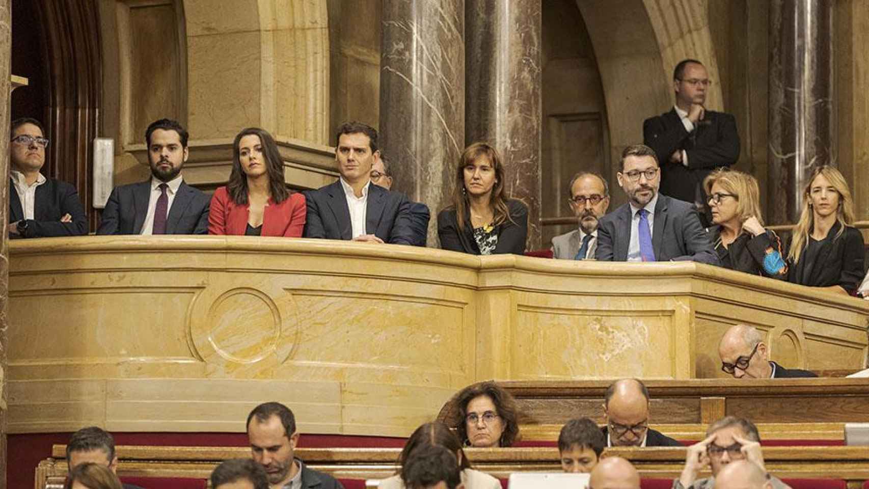 Inés Arrimadas, Albert Rivera, Laura Borràs y Cayetana Álvarez de Toledo asistieron a la moción de censura de Cs desde la tribuna de invitados del Parlament / PARLAMENT