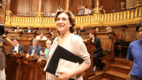 La alcaldesa de Barcelona, Ada Colau, en un pleno municipal / AJUNTAMENT