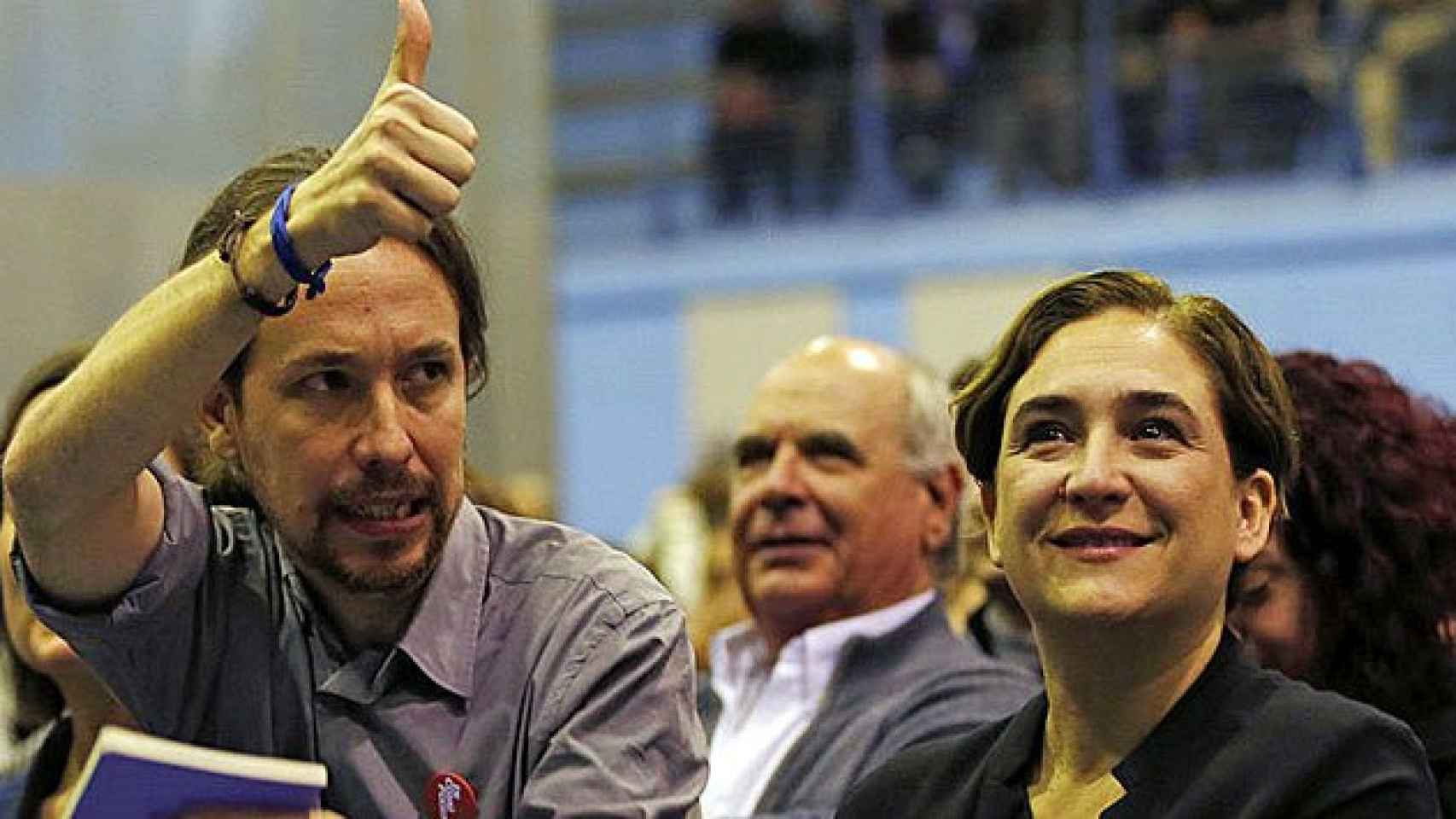 Pablo Iglesias y Ada Colau, durante un mitin electoral / EFE