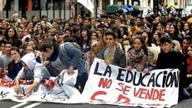 Imagen de archivo de una protesta de estudiantes contra la Lomce / EFE