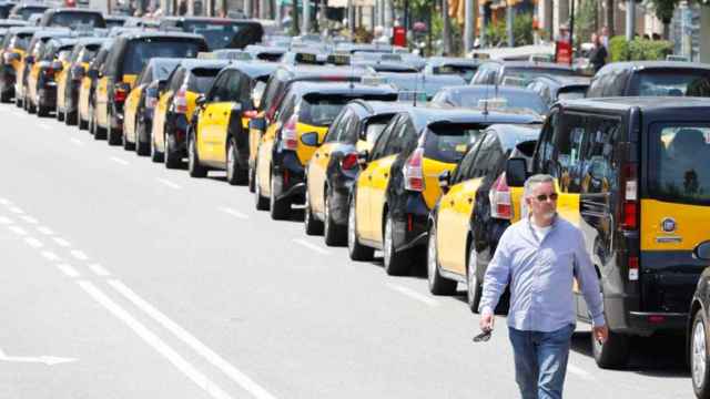 Imagen de un taxista durante una protesta del colectivo / EFE