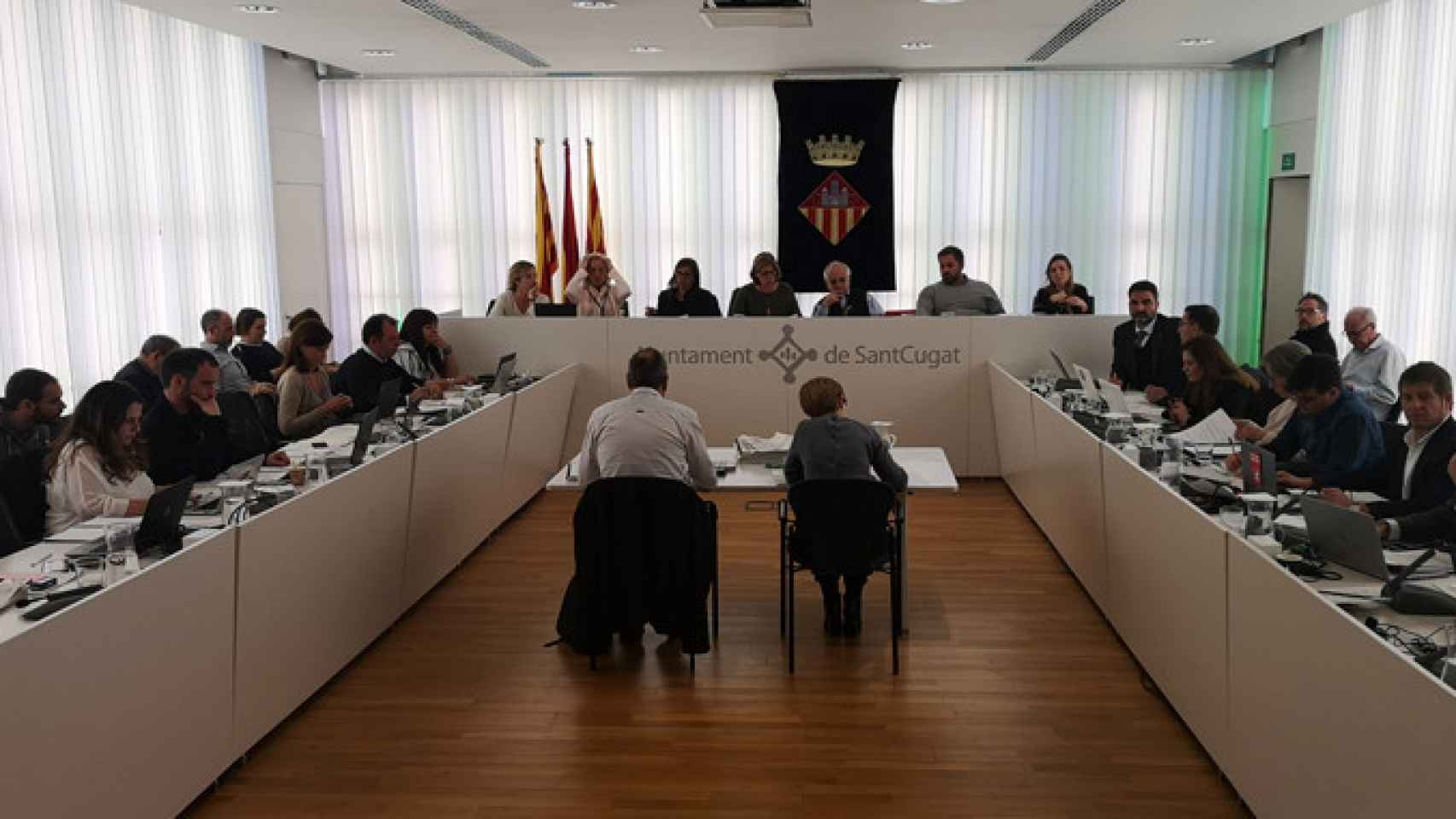 El pleno del Ayuntamiento de Sant Cugat que ha rechazado el traslado del jesuita Pere Sala / TWITTER