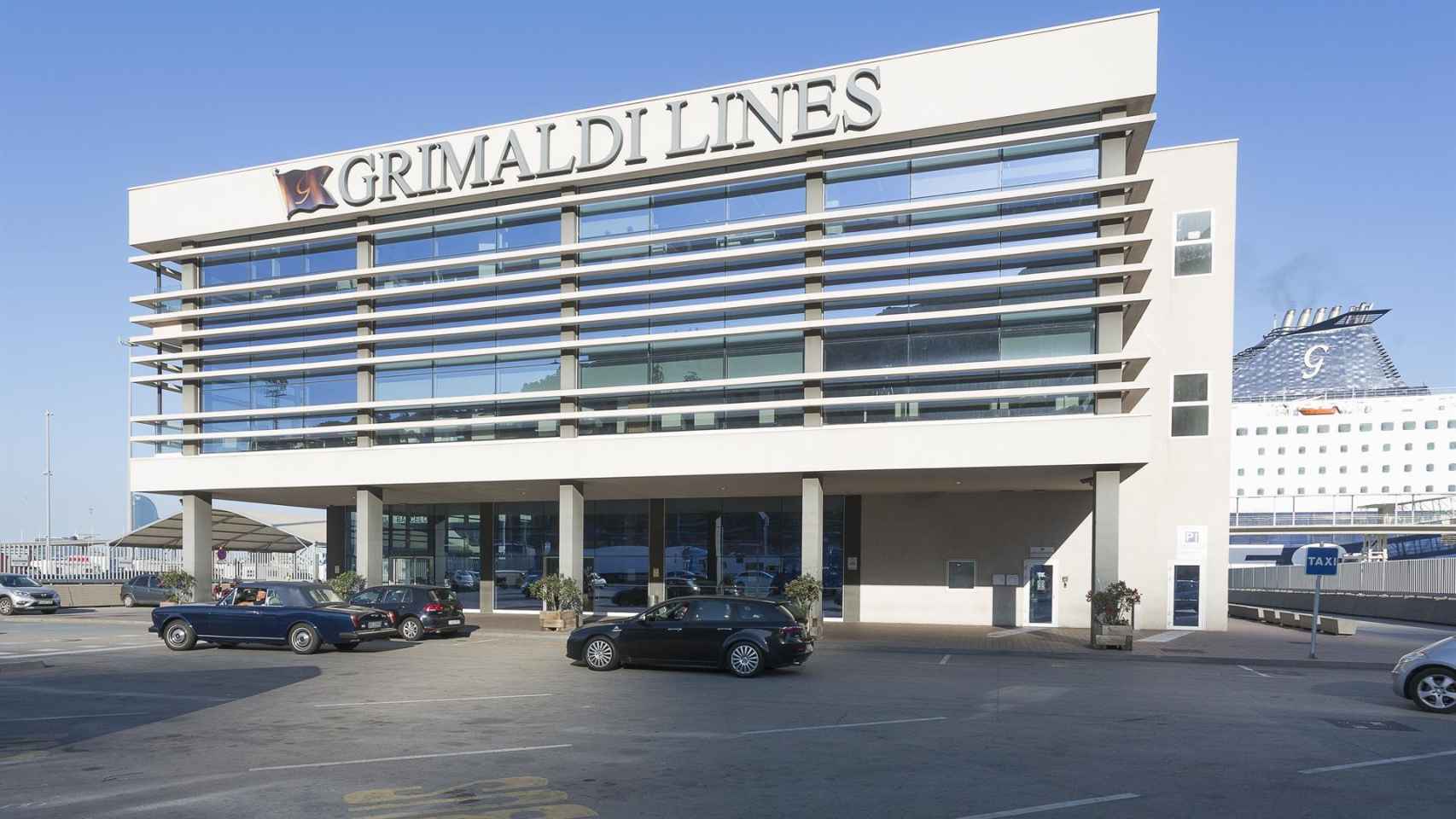 Terminal de Grimaldi Lines en Barcelona / PUERTO DE BARCELONA