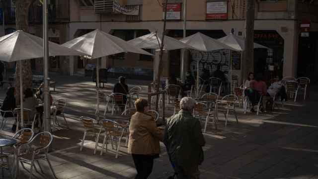 La terraza de negocio de hostelería, uno de los sectores afectados por la desescalada / DAVID ZORRAKINO