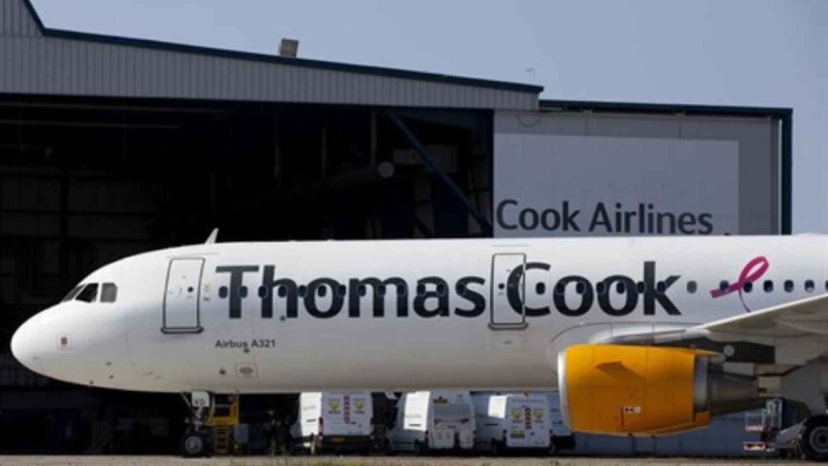 Un avión de la compañía Thomas Cook Airlines, que ya ha dejado de operar / Europa Press