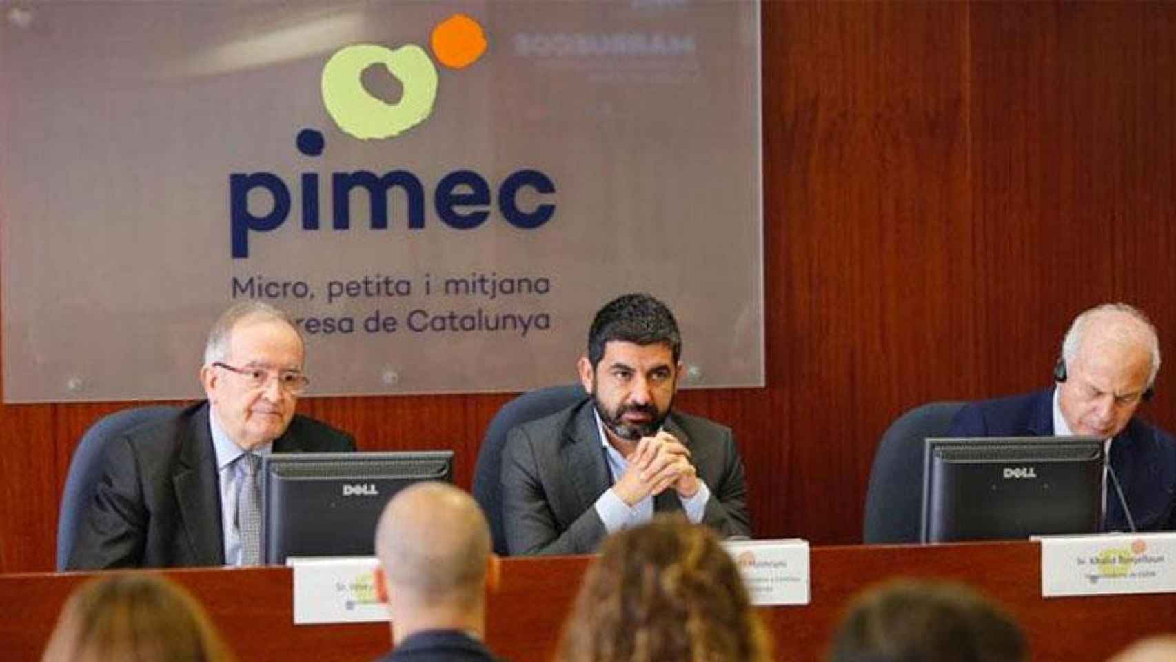 El presidente de Pimec, Josep González (i), y el consejero de Trabajo, Chakir El Homrani (c), en la jornada sobre los negocios en Marruecos de la patronal / PIMEC
