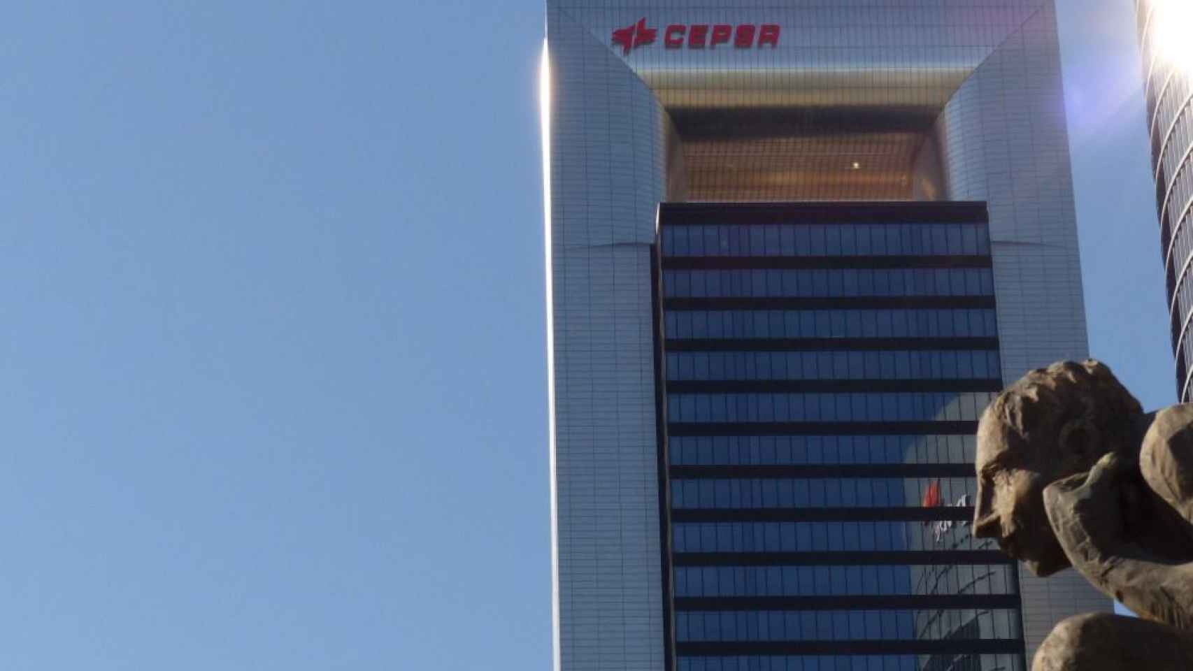 La sede de la petrolera Cepsa en Madrid, en una imagen de archivo / EFE