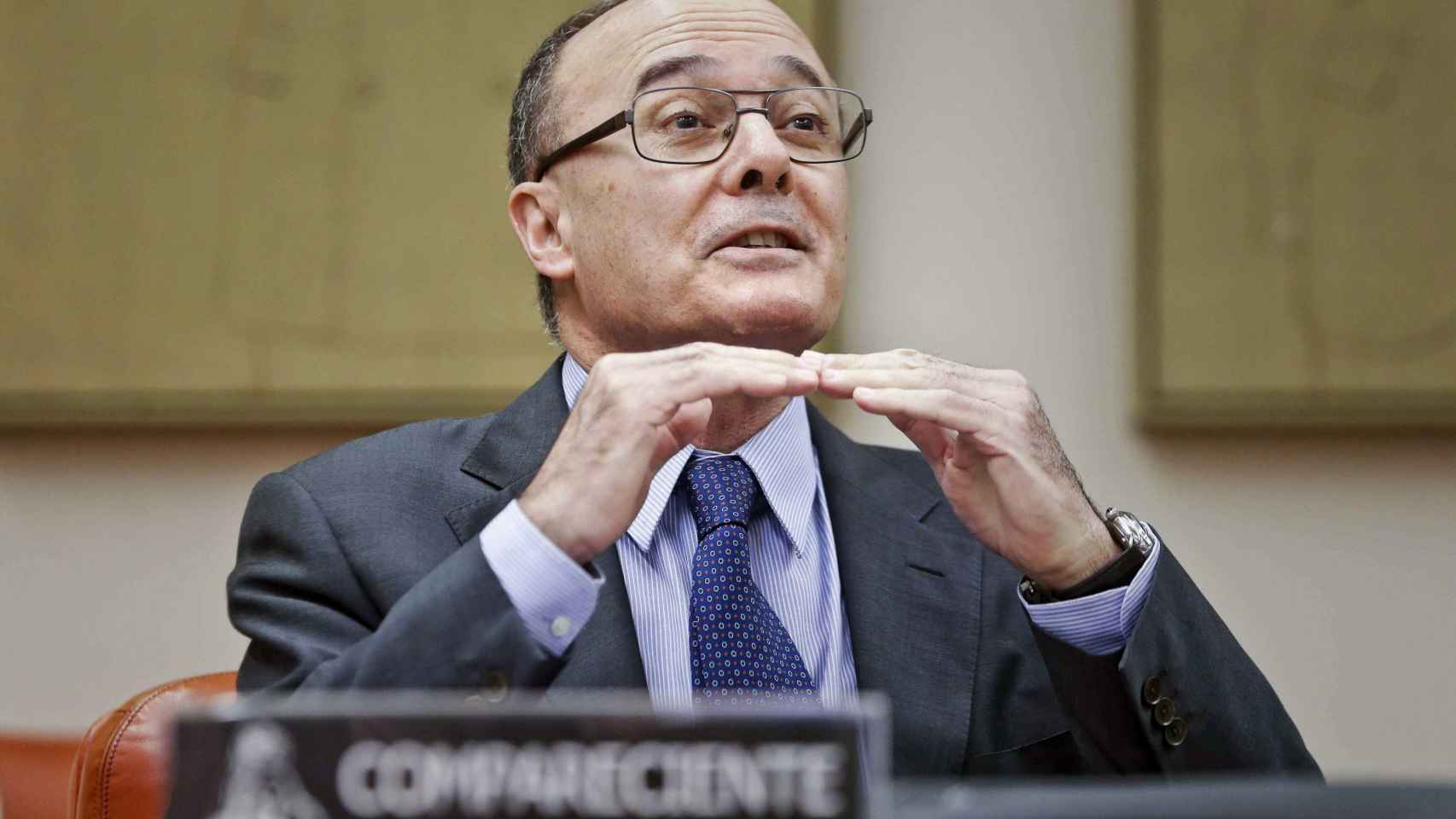 Luis María Linde, gobernador del Banco de España, durante una comparecencia en el Congreso / EFE