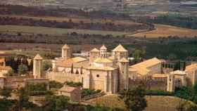 Vista aérea del monasterio de Poblet (Cataluña), uno de los que ofrece hospedaje para turistas. / CG