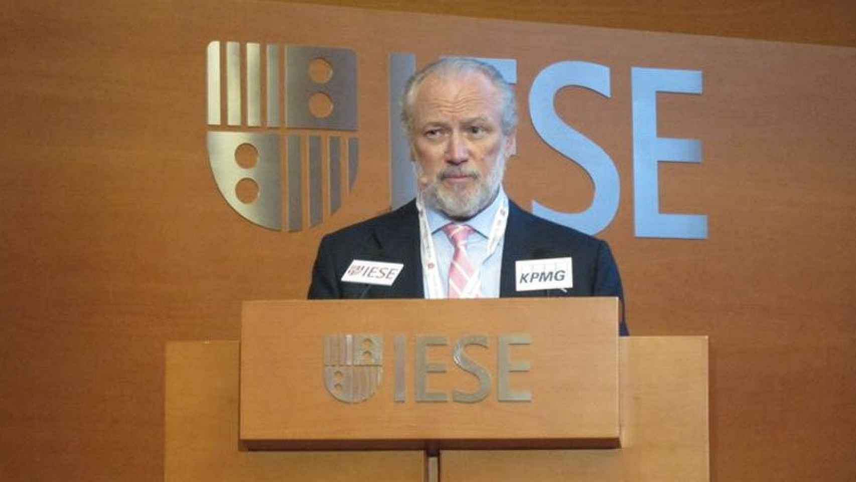 El presidente de Anfac y Mercedes-Benz España, José Luís López Schümmer
