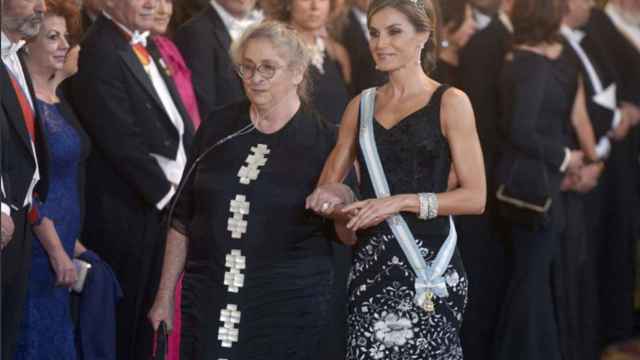 Letizia Ortiz en un evento con las pulseras gemelas