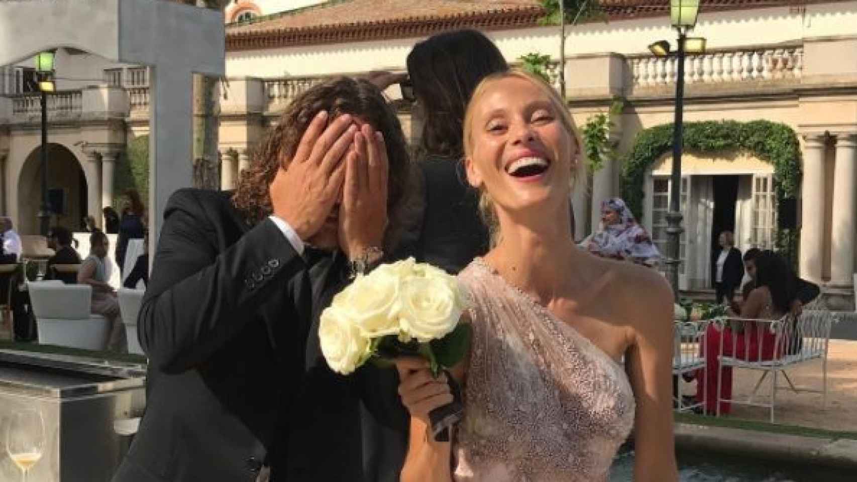 Carles Puyol y Vanesa Lorenzo en la boda de Víctor Valdés y Yolanda Cardona / INSTAGRAM