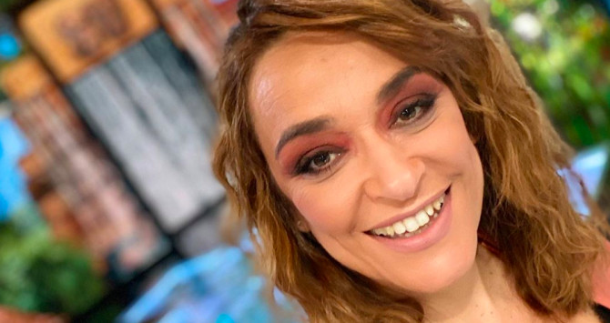 Toñi Moreno crea polémica con su arriesgado maquillaje en tonos morados / INSTAGRAM