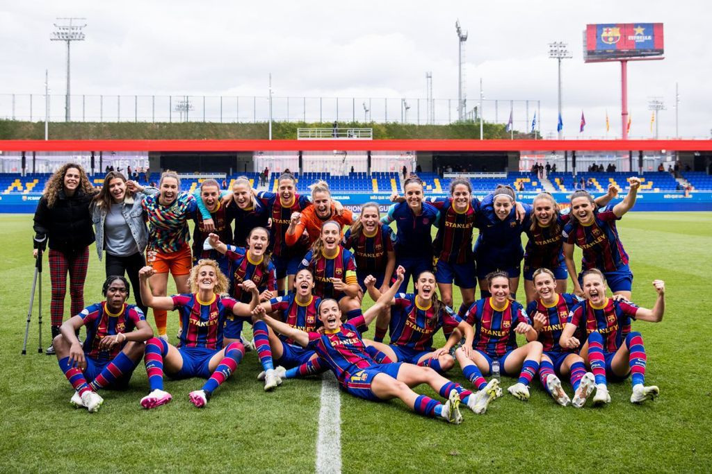 Las jugadoras del Barça Femenino celebrando su pase a la final de la Champions League en el Johan Cruyff / FCB
