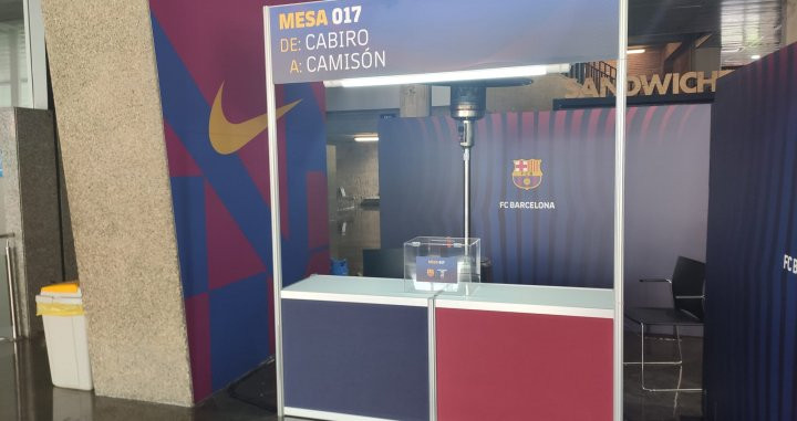 La Mesa donde van a votar los tres candidatos a la presidencia del Barça / REDES